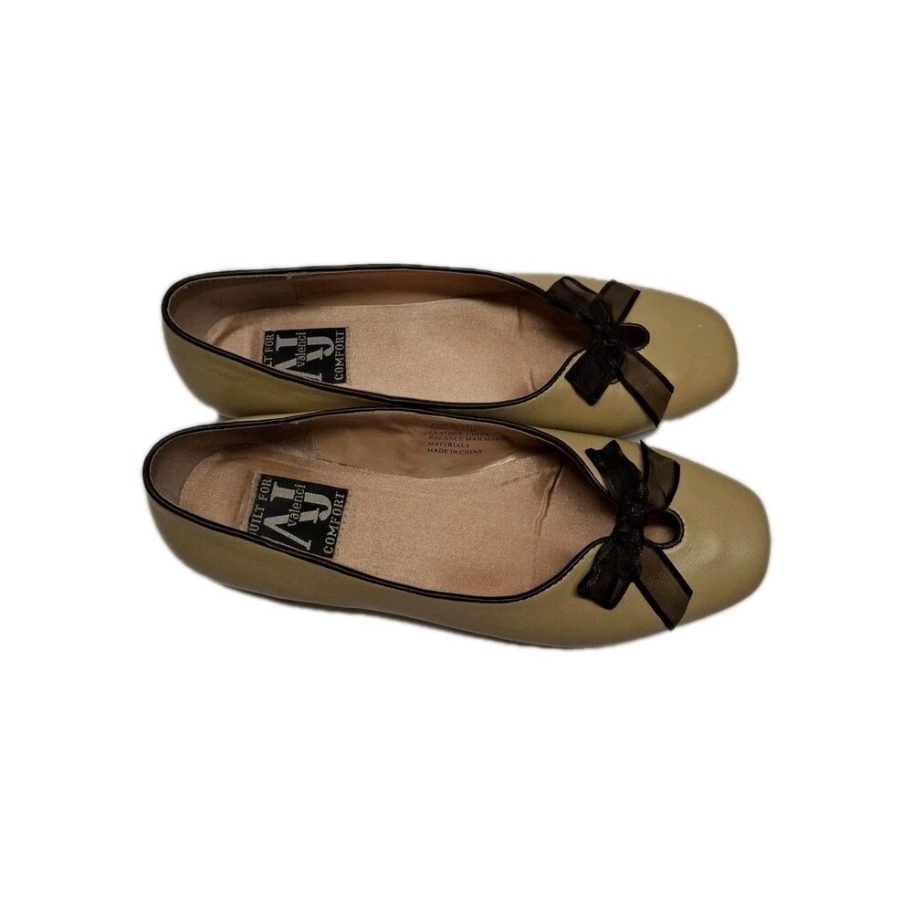 AJ  Valencia Shoes Size 7.5 Camel Flats /Bow